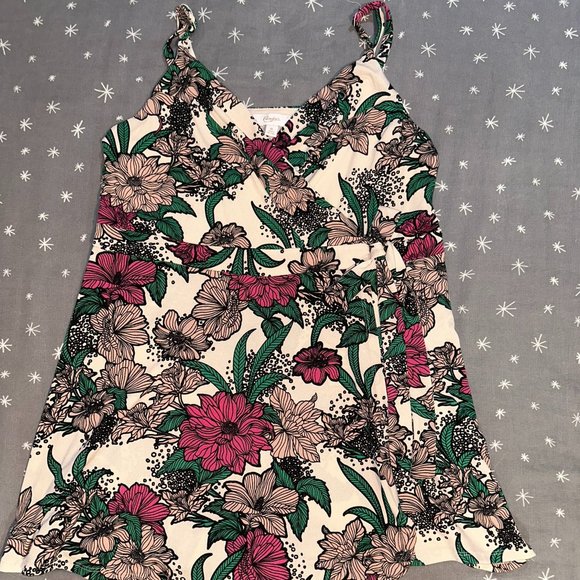 Candies floral romper size XL RUNS LARGER - Picture 3 of 4